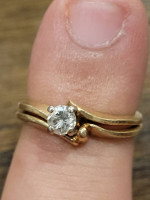 Estate Vintage 14K Yellow Gold .25 ct 2 Ring Wedding Set. Size 4.5
