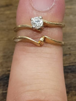 Estate Vintage 14K Yellow Gold .25 ct 2 Ring Wedding Set. Size 4.5