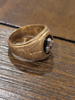 Estate Vintage 10k 2 Tone Gold Onyx Masonic Pinkie Ring. Size 6.5
