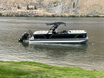 2023 Veranda 25’ Pontoon Boat - only 31 hours