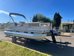 Sun Tracker Party Barge 21 Pontoon