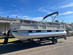 Sun Tracker Party Barge 21 Pontoon