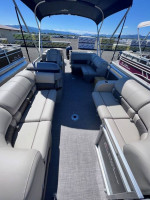2024 Sun Tracker Party Barge 22RF