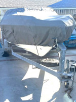Wake/Ski boat..216 SSI Chaparral..Turn key..low hours