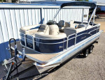 2014 Manitou loa W /Mercury 4 Stroke EFI