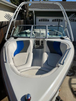 2007 Moomba V drive v8 wake ski boat