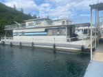 houseboat