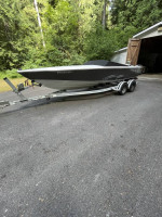22' Donzi Classic Speedboat