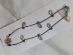 ANKLET~ Mother of Pearl w/Sparkly Crystal Flower