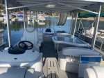 2017 Avalon Funship Entertainer tri-toon