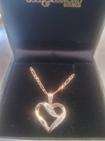 Diamond heart gold necklace