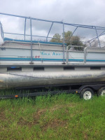1994 SUN TRACKER PONTOON/ WALK ABOUT PARTY BARGE