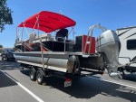 2015 Qwest Luxury Series Pontoon Boat