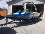 2014 ski Sanger 215 wakeboard boat