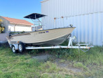 Center console boat