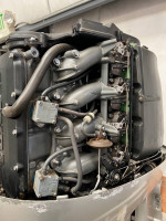 Center console boat