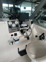 2006 SeaSwirl Striper 2601 Outboard with low hours