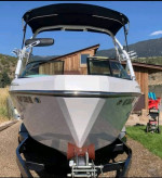 2012 Epic 21v Surf boat *low hours