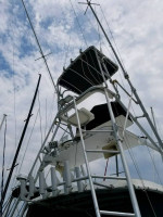 1987 Rampage 31 express, twin diesels, generator Garmin electronic