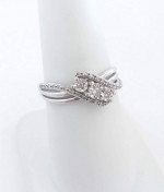 1/10 Carat Diamond Ring 10K 2.9 Grams Retail Price $650