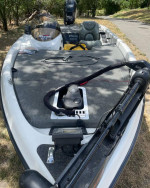 2000 18 foot TRITON BASS BOAT TR186