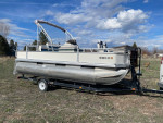 2005 BUJ Sundtracker 18’ Pontoon Boat