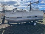 2005 BUJ Sundtracker 18’ Pontoon Boat