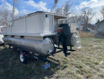 2005 BUJ Sundtracker 18’ Pontoon Boat