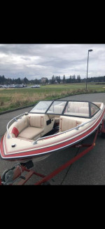 1990 Reinell Open Bow Runabout