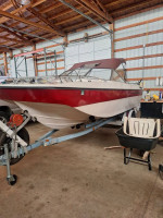 1975 18ft Apollo Boat