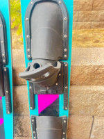 Pair Connelly skis