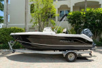 2017 Robalo outboard- 18'