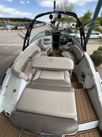 Crownline E6 - 26' skiboat