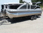 23' Pontoon boat