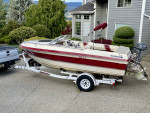19 ft. Sunrunner family boat