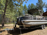 2016 Sun Tracker Pontoon