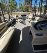 2016 Sun Tracker Pontoon