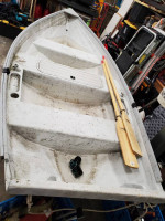 12 Rowing Skiff w/ Oars