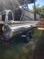 2019 premier tritoon 220 sunspree