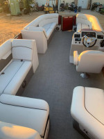 2021 Crest Pontoons 240L Classic, seats 14+, Under 80 hours We Finance