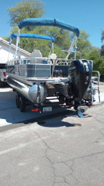 Tritoon 150 HP 24 foot pontoon
