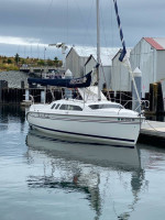 Hunter 240 Sailboat