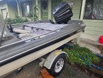 16' Bass Fishing Boat with 120hp Mercury and MinnKota 70lb