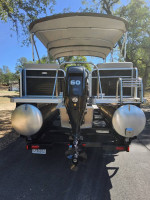 2017 24' Manitou Pontoon 14 Hours Excellent Condition
