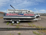 20’ pontoon boat