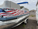 20’ pontoon boat