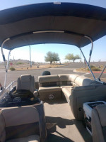 Pontoon boat