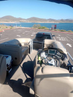 Pontoon boat