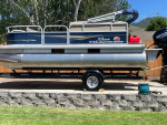 Sun Tracker 2021 Bass Buggy 16ft XL Pontoon Boat