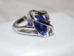 LADIES BLUE TOPAZ SIZE 7 COSTUME JEWELRY RING